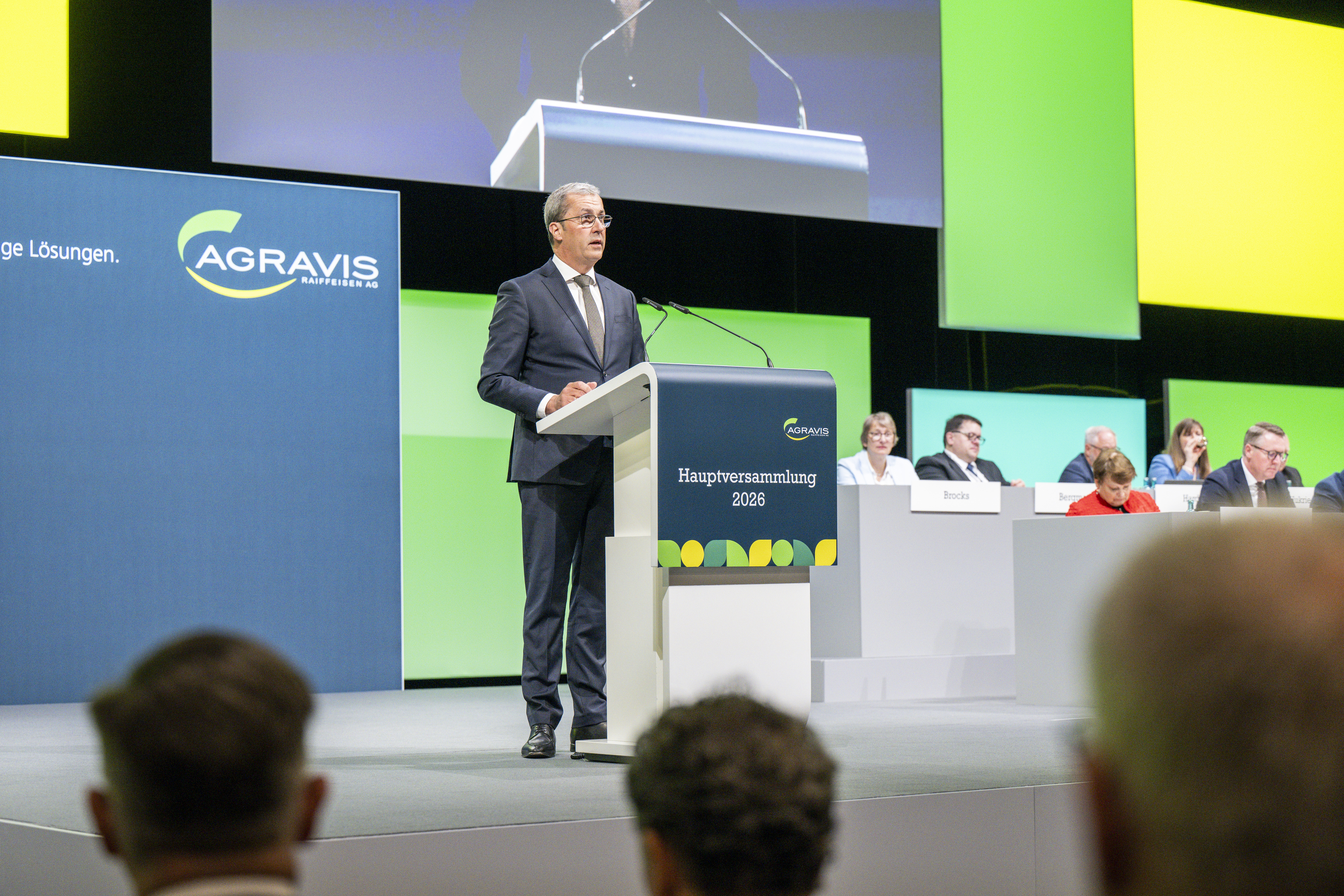 CEO Dr. Dirk Köckler spricht auf der AGRAVIS-Hauptversammlung am Rednerpult